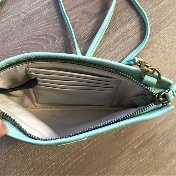 Fossil Crossbody purse - Picture 3 of 3